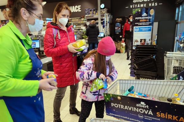 Potravinová sbírka v prodejnách Albert